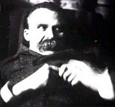 Nietzsche, en el Hospital Psiquiátrico: de las últimas imágenes antes de morir